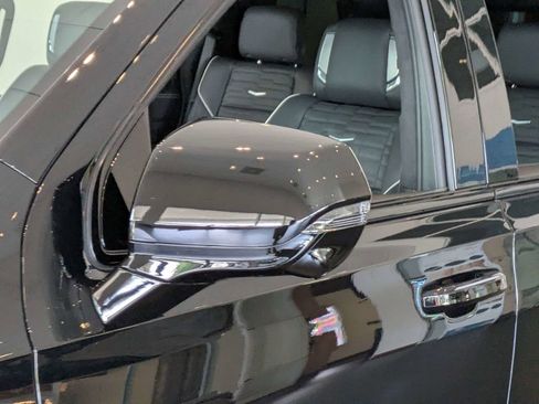Certified 2026 Cadillac Escalade V w/ LPO, ONYX Package AWD/4WD image 9
