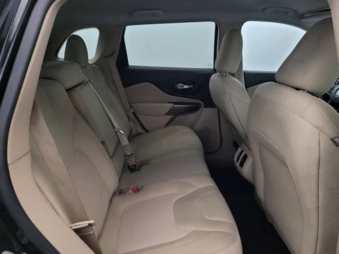 Used 2020 Jeep Cherokee Latitude FWD image 19