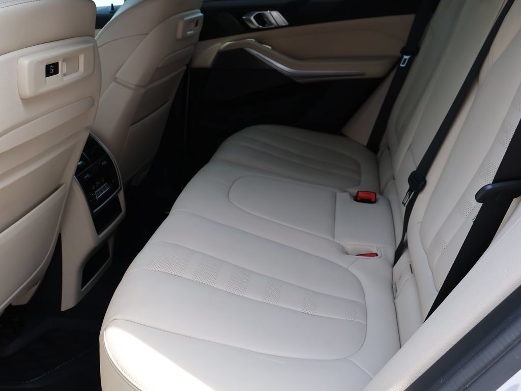 Used 2022 BMW X5 M50i w/ Executive Package AWD/4WD image 11