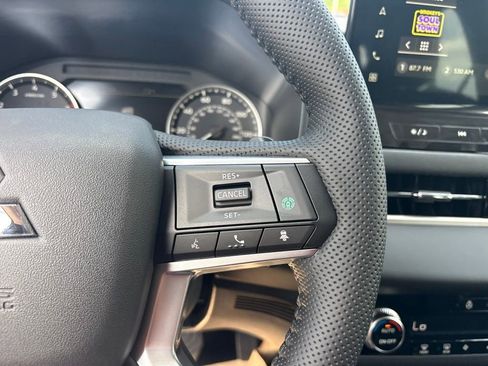 New 2026 Mitsubishi Outlander AWD image 19