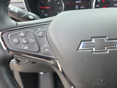 Used 2024 Chevrolet Equinox Premier image 16