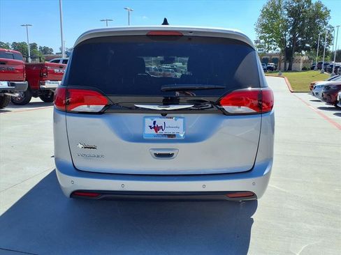 New 2026 Chrysler Voyager LX FWD image 6