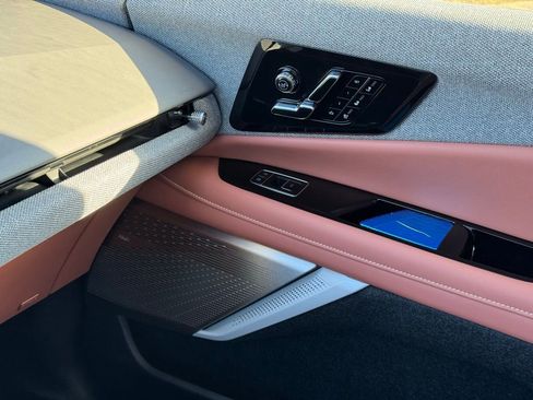 New 2026 Cadillac Optiq Luxury 2 image 33