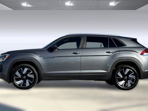 Used 2025 Volkswagen Atlas Cross Sport SE image 6