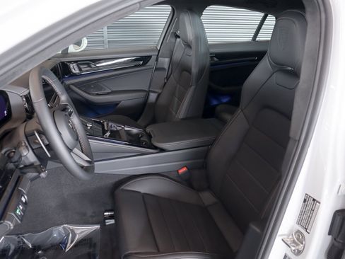 New 2026 Porsche Panamera Turbo S image 5