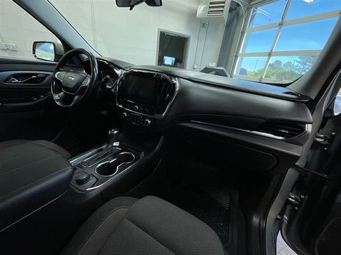 Used 2018 Chevrolet Traverse LT FWD image 28
