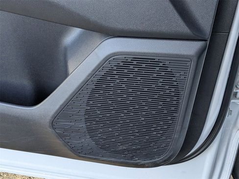 Used 2025 Chevrolet Equinox LT image 18