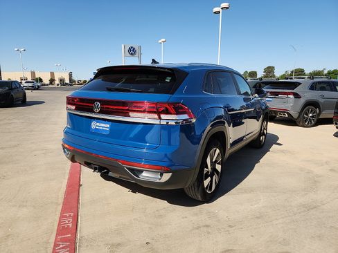 Used 2025 Volkswagen Atlas Cross Sport SE FWD image 7