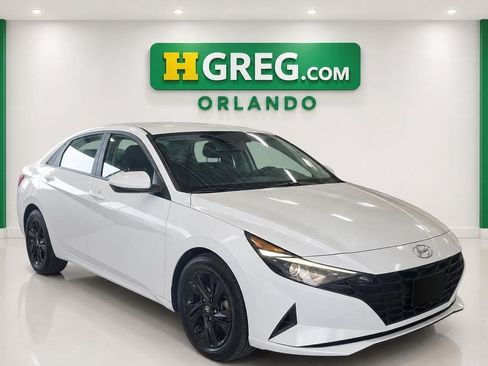 Used 2021 Hyundai Elantra SEL FWD image 2