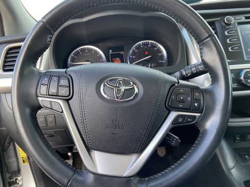 Used 2019 Toyota Highlander XLE image 35