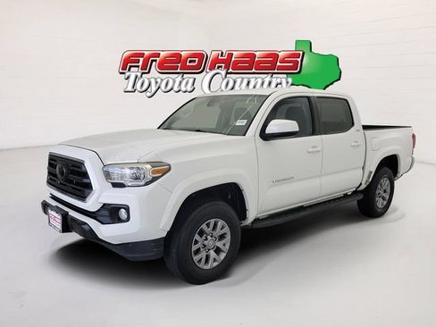 Used 2018 Toyota Tacoma SR5 RWD image 1