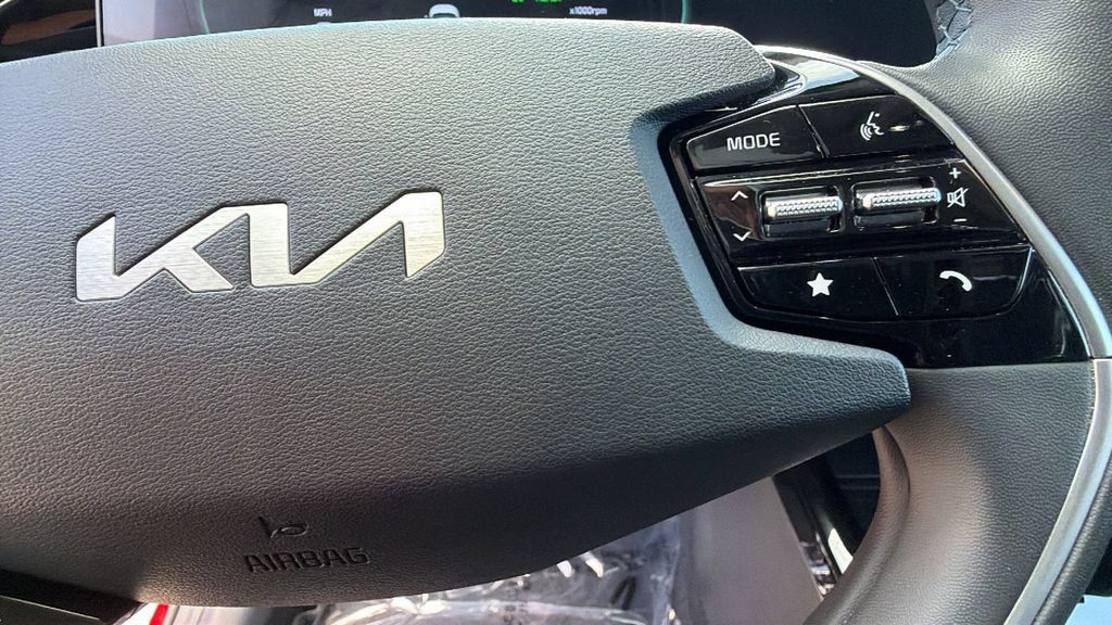 Used 2023 Kia Niro FWD image 20