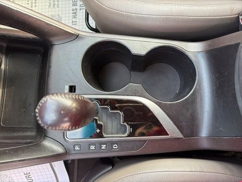 Used 2011 Hyundai Tucson Limited w/ Premium Pkg 3 image 17