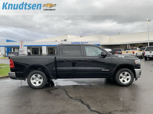 Used 2025 RAM 1500 Big Horn AWD/4WD image 8