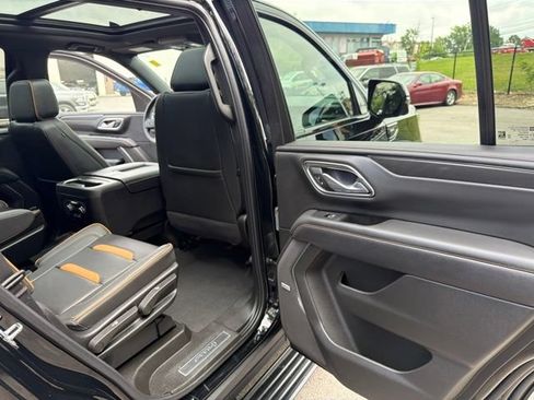 Used 2024 GMC Yukon AT4 w/ Technology Package AWD/4WD image 30
