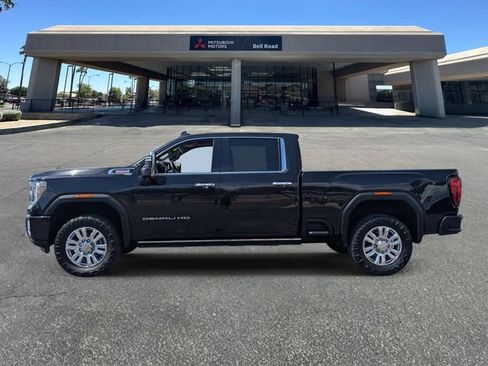 Used 2022 GMC Sierra 2500 Denali w/ Denali Black Diamond Edition image 2