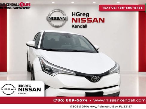 Used 2019 Toyota C-HR LE FWD image 1