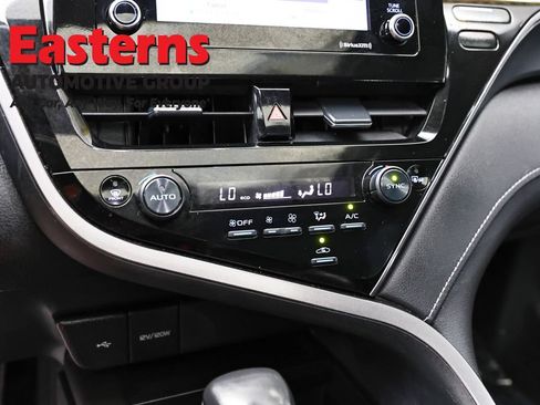 Used 2024 Toyota Camry SE w/ Cold Weather Package FWD image 20