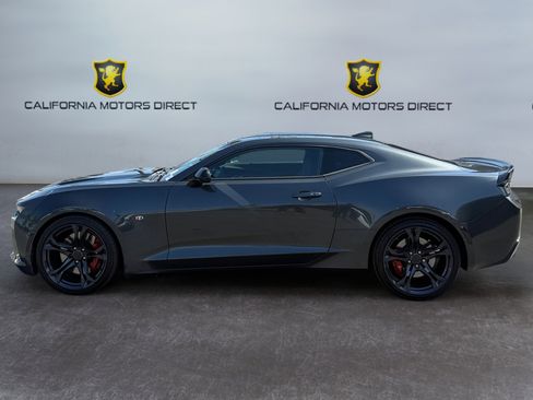 Used 2018 Chevrolet Camaro SS RWD image 2