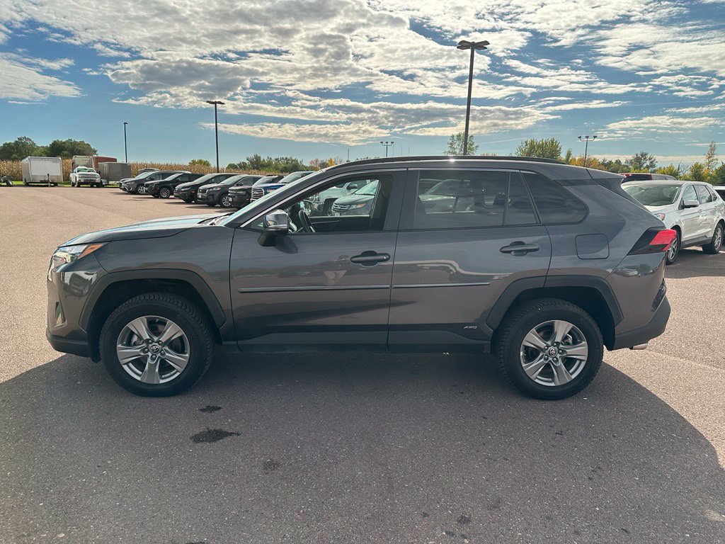 Used 2024 Toyota RAV4 LE AWD/4WD image 36
