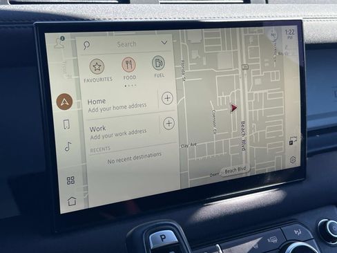 Used 2023 Land Rover Defender 130 X-Dynamic SE image 18