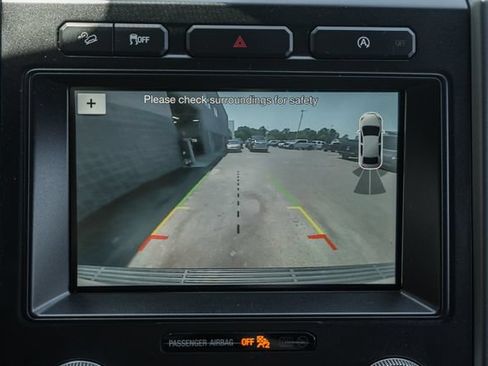 Used 2018 Ford Expedition XLT w/ Equipment Group 202A AWD/4WD image 54