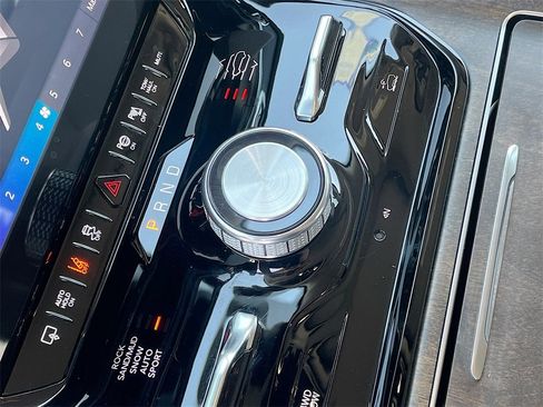 Used 2023 Jeep Grand Wagoneer 4WD image 17