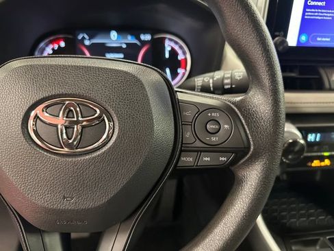Certified 2025 Toyota RAV4 XLE FWD image 21