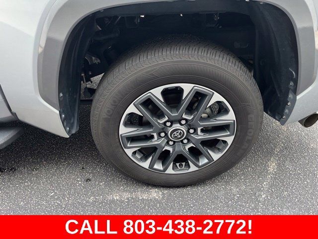 Used 2024 Toyota Tundra Limited AWD/4WD image 30