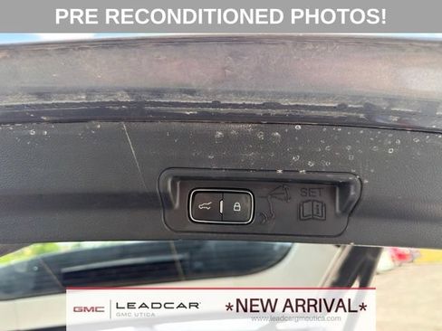Used 2025 Ford Explorer Active AWD/4WD image 18