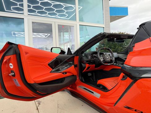Used 2025 Chevrolet Corvette Z06 w/ Z07 Performance Package RWD image 27