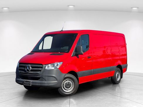 Used 2022 Mercedes-Benz Sprinter 2500 image 2