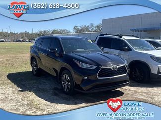 Used 2020 Toyota Highlander XLE video 1