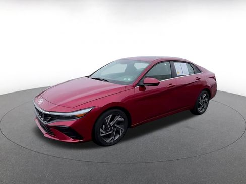 Used 2025 Hyundai Elantra SEL image 7