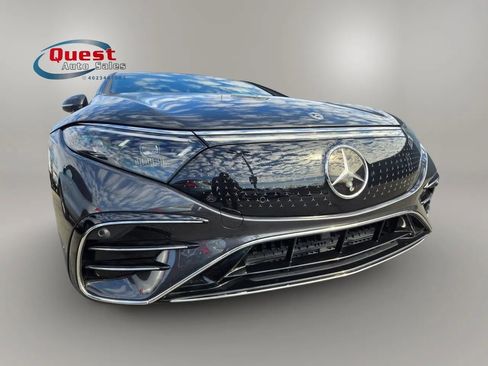 Used 2023 Mercedes-Benz EQS 580 4MATIC Sedan w/ Exclusive Trim Package image 11