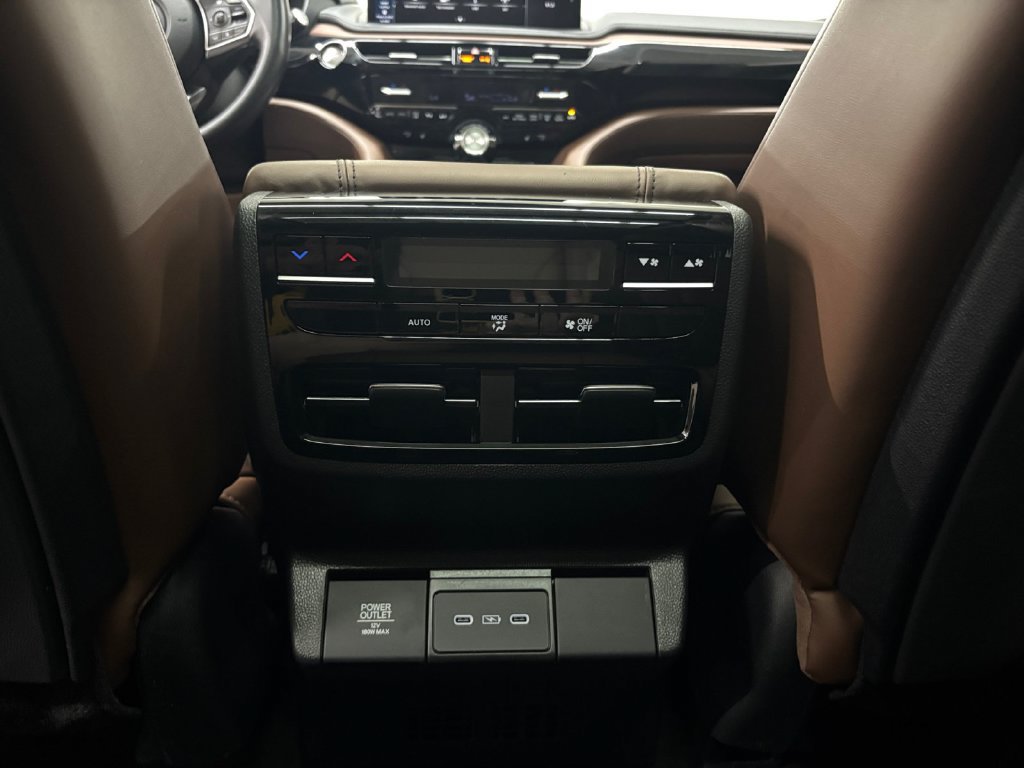 Certified 2025 Acura MDX w/ Technology Package AWD/4WD image 33