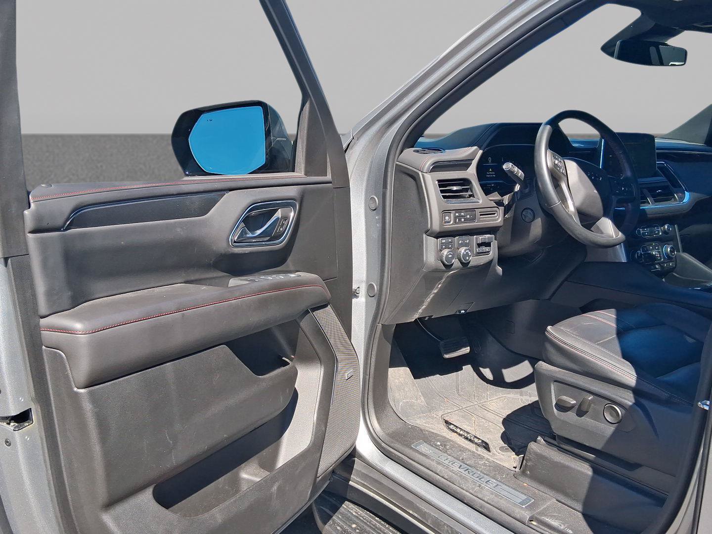 Used 2024 Chevrolet Suburban RST w/ Sport Performance Package AWD/4WD image 10