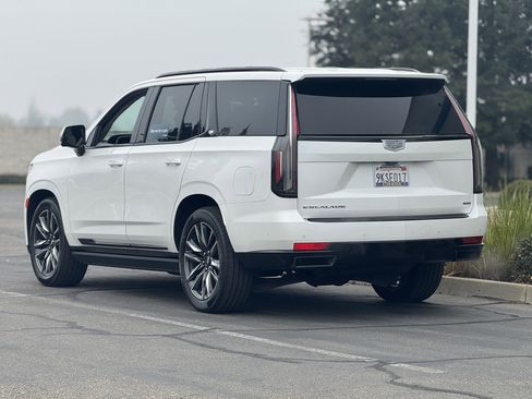 Certified 2022 Cadillac Escalade Sport Platinum image 5