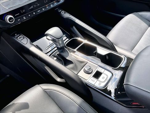 Certified 2025 Kia Telluride S FWD image 15