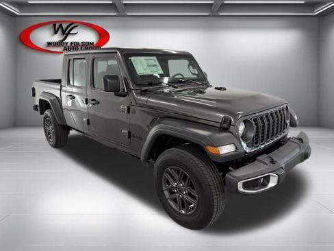 New 2026 Jeep Gladiator Sport image 3