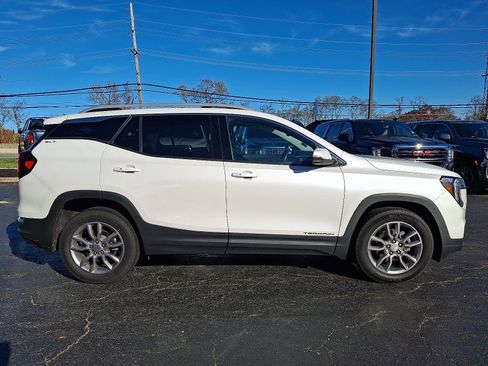 Used 2022 GMC Terrain SLT w/ Infotainment Package II image 7