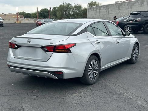 Used 2024 Nissan Altima 2.5 SV FWD image 3