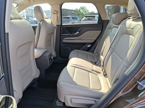 Used 2022 Lincoln Corsair AWD w/ Premium Package image 10