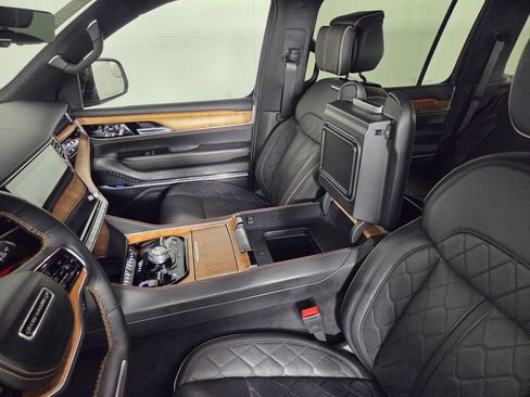 Certified 2024 Jeep Grand Wagoneer L Series III image 23