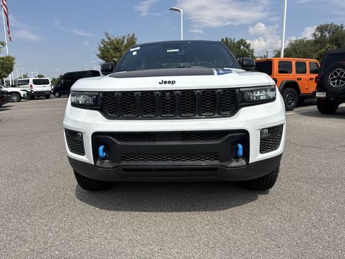New 2025 Jeep Grand Cherokee Trailhawk w/ Luxury Tech Group III image 3