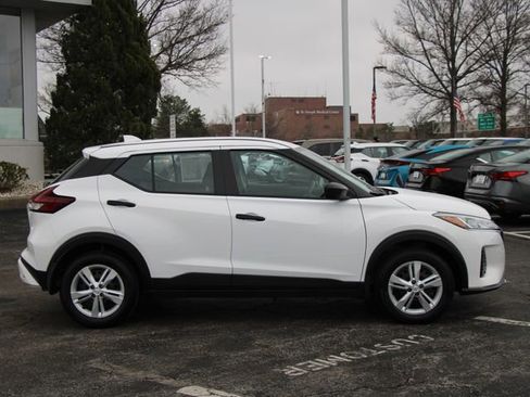 Certified 2025 Nissan Kicks Play S FWD image 8