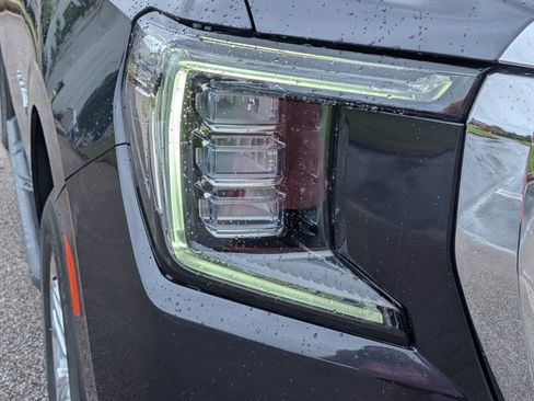 Used 2024 GMC Yukon SLE RWD image 11