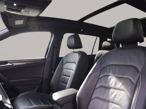 Used 2019 Volkswagen Tiguan SEL Premium R-Line w/ 3rd Row Seat Package image 19