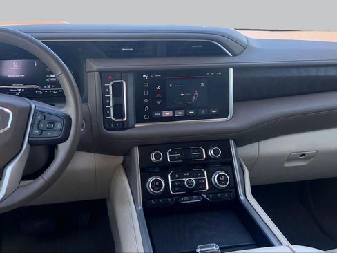 Used 2023 GMC Yukon Denali AWD/4WD image 7