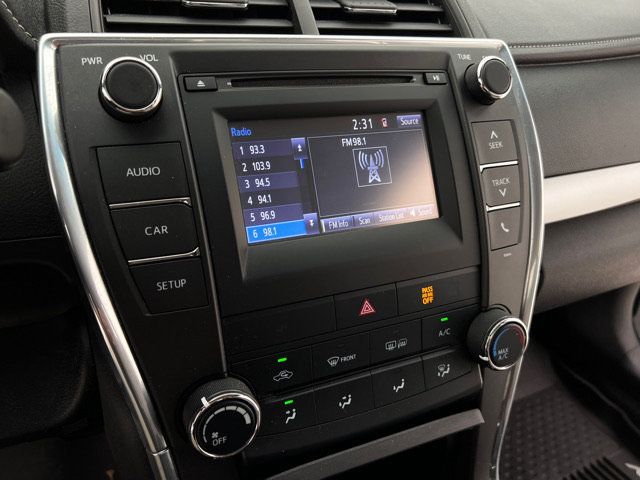 Used 2017 Toyota Camry SE FWD image 19